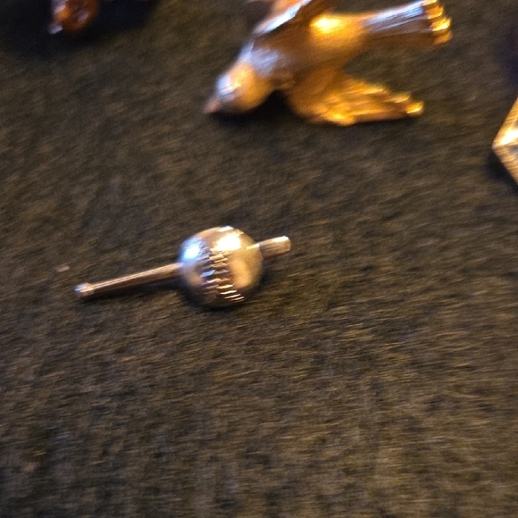 Assorted Brooch and Pin Collection - Picture 8 of 8